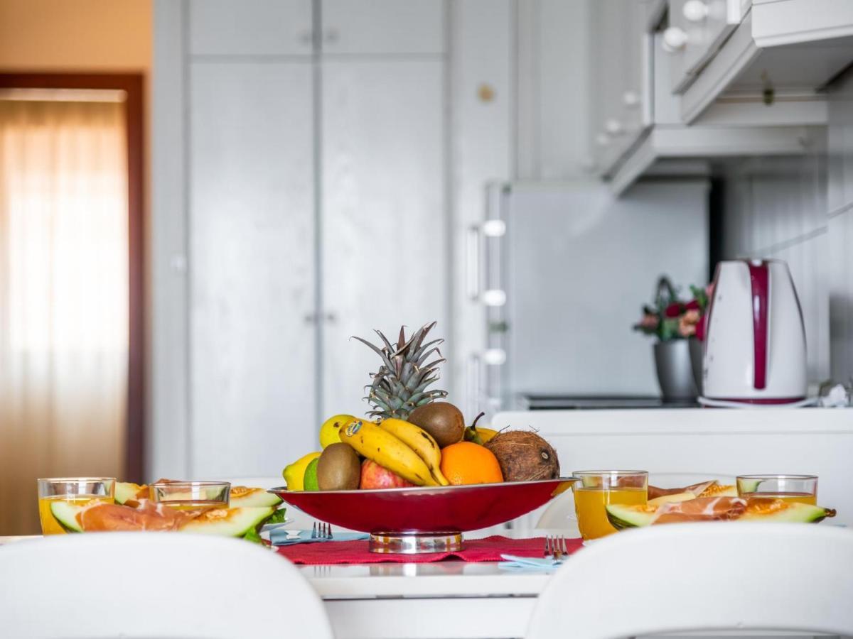 1 1 Beautiful Seafront With Balcony And Wifi Apartman Los Cristianos  Kültér fotó