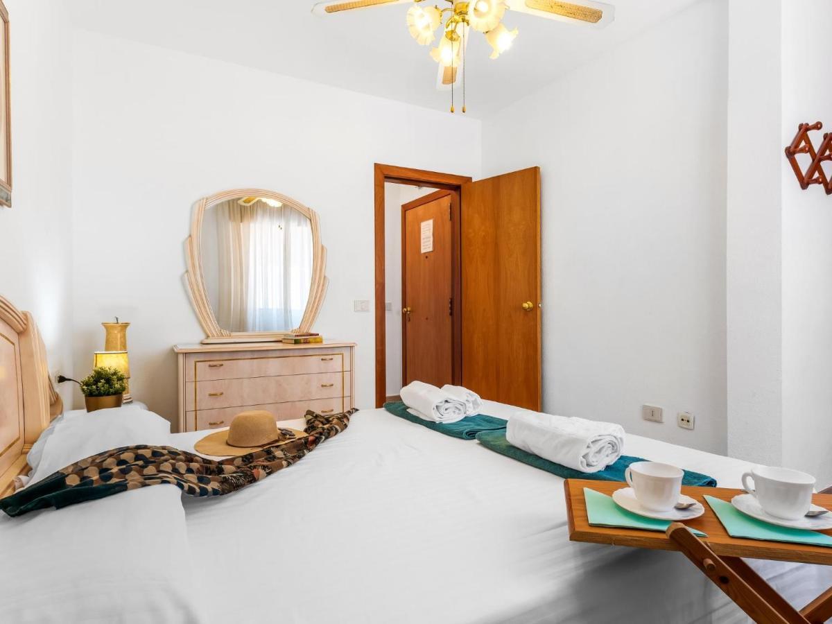 1 1 Beautiful Seafront With Balcony And Wifi Apartman Los Cristianos  Kültér fotó
